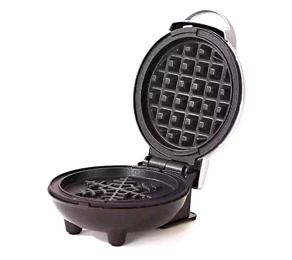 Dash Mini Waffle Maker.png