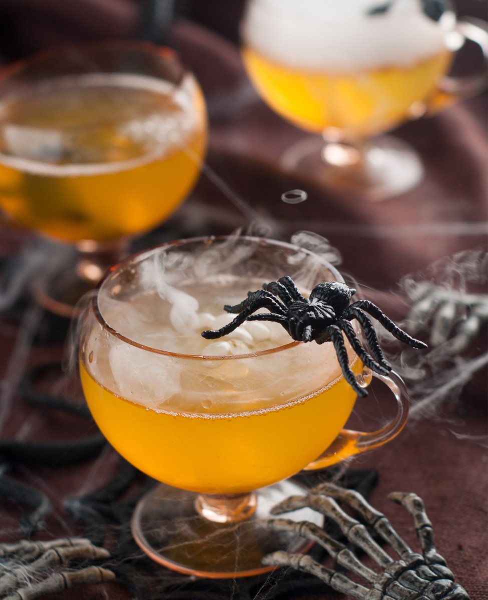 Halloween cocktails - canva.png