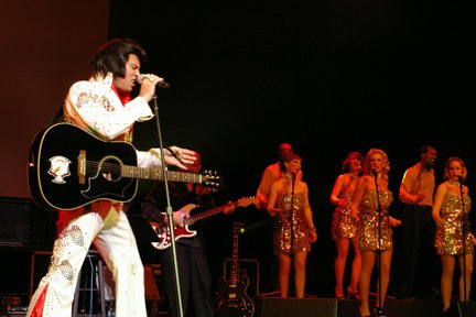 Bill Cherry as Elvis